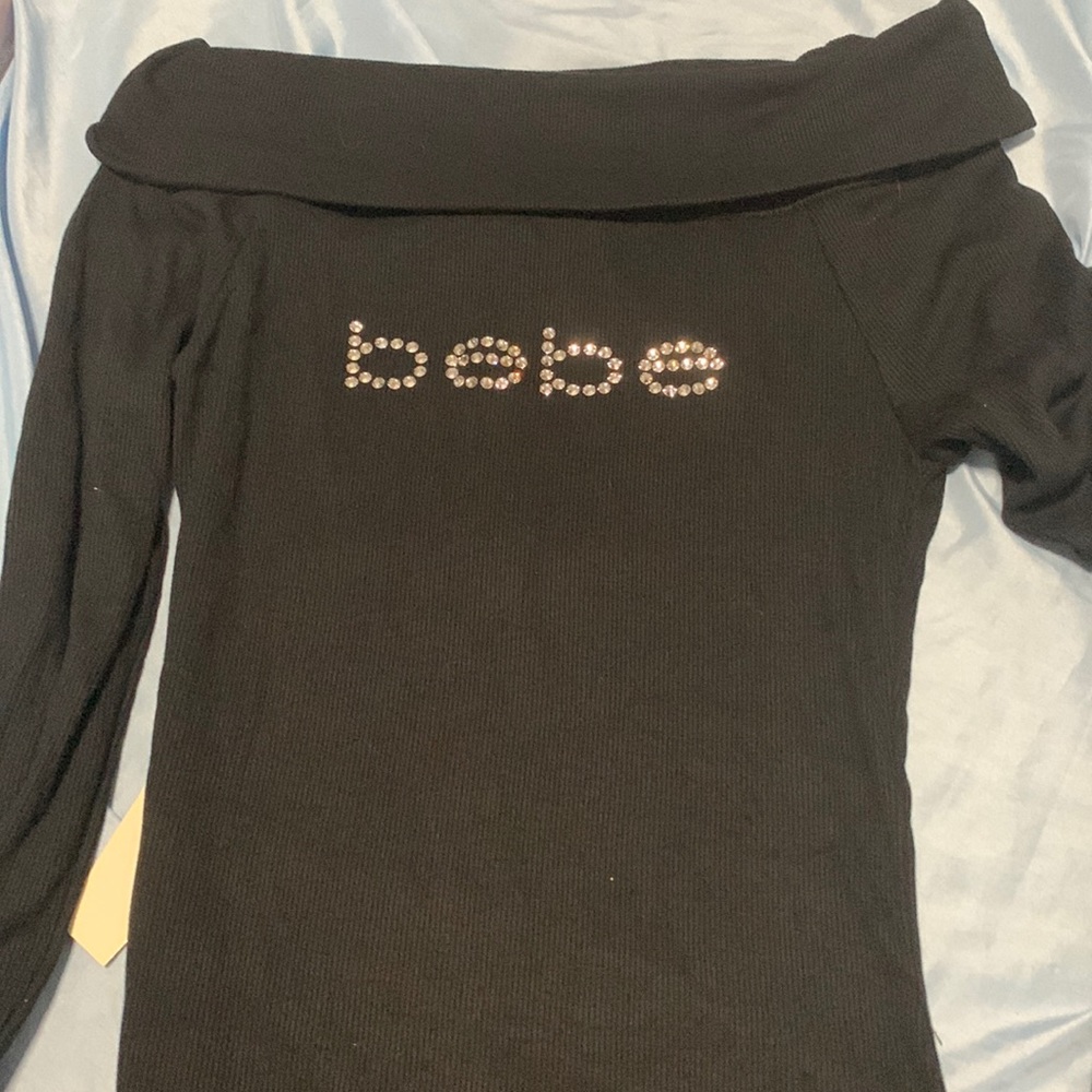 Black top with sleeves